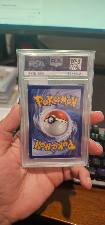 Gardevoir V 070/073 Champion's Path Pokemon PSA 9